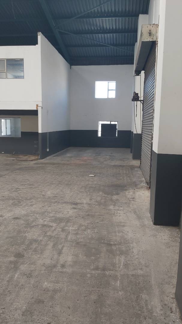 To Let Commercial Property for Rent in Sidwell Eastern Cape